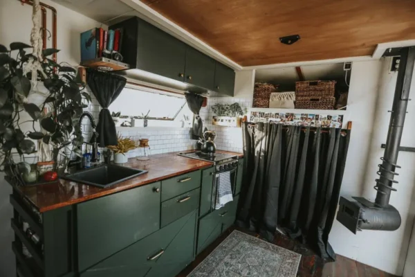 2008 GMC C7500 4×4 Camper Conversion