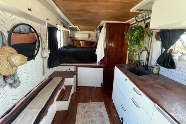 2008 GMC C7500 4×4 Camper Conversion