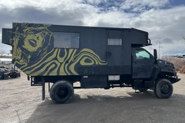 2008 GMC C7500 4×4 Camper Conversion